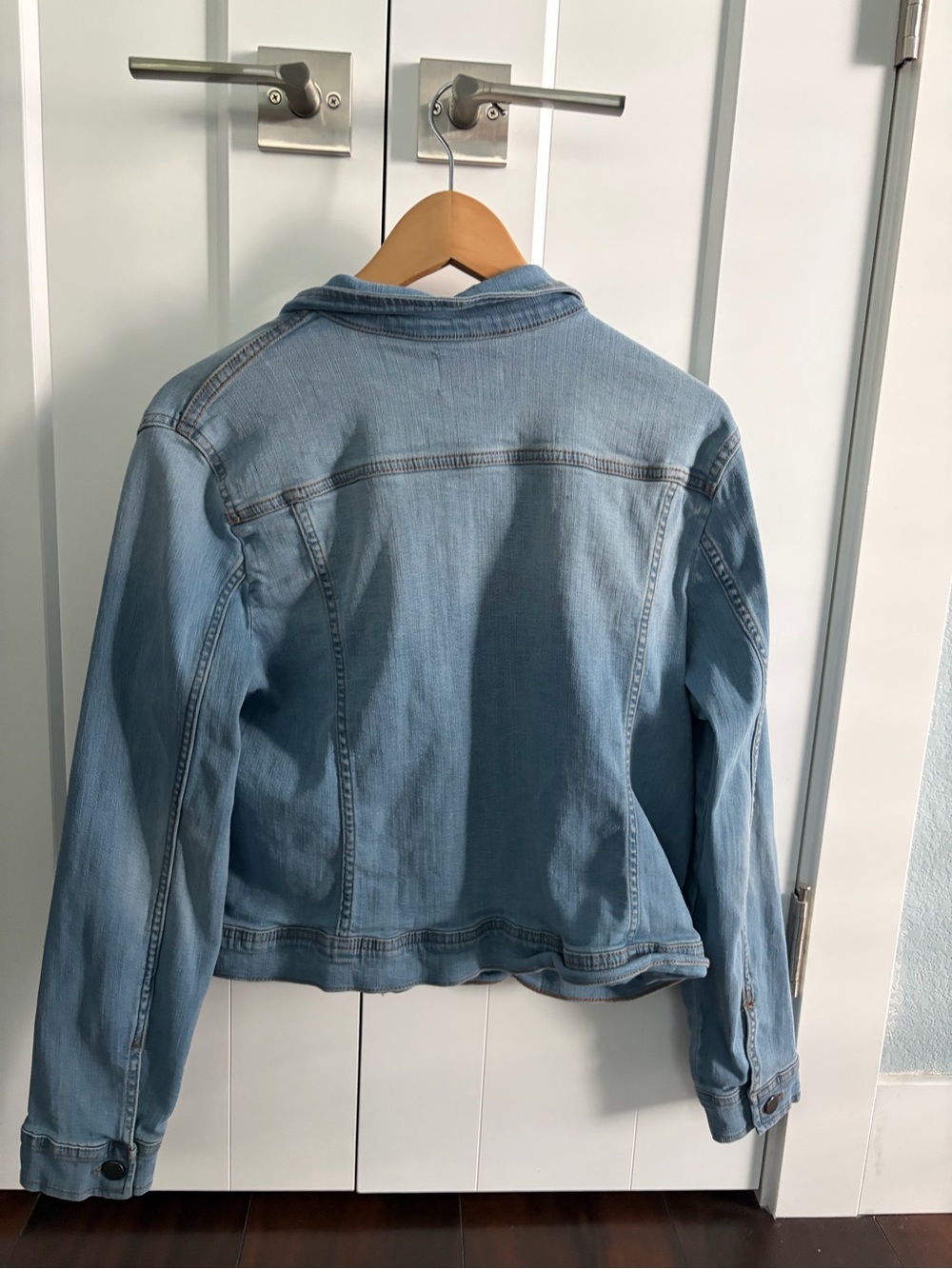Caslon Light Wash Relaxed Fit Denim Jacket - Light Blue - Picture 3 of 4